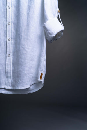 Discovery the true comfort of the natural linen fabric. The shirt are perfect for everyday use looking representable but comfortable. The Nordic Storm linen shirt are made of high quality linen and are developed in Norway, representing Scandinavian design in a classic design. 